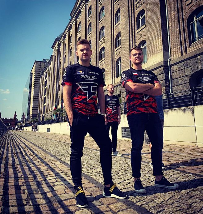 BLG战胜FPX后，成为首个锁定2024LPL春季赛季后赛名额的队伍