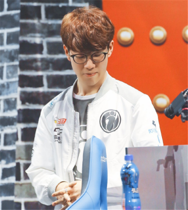 Liquid和 PARIVISION 在2025年StarLadder布达佩斯Major第三阶段的两轮比赛中没有赢得一场比赛